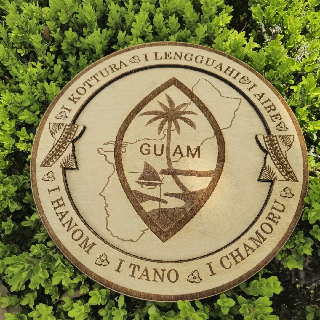 Chamoru Heritage Round Sign – "I Kottura"